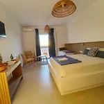 Amodari On The Bed and Breakfast