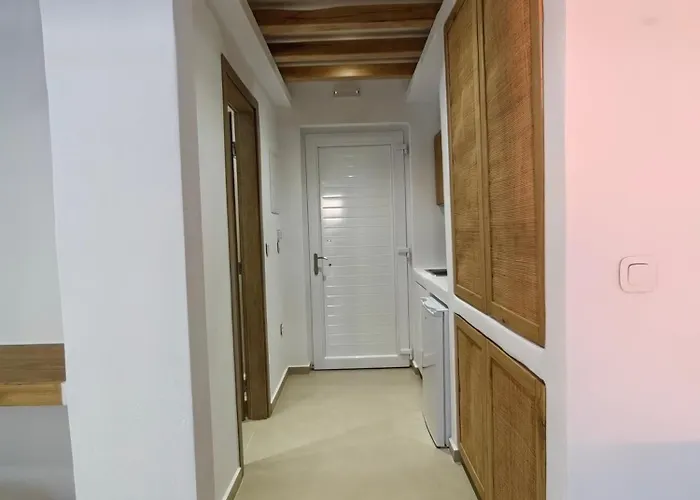 Amodari On The Frühstückspension Pláka