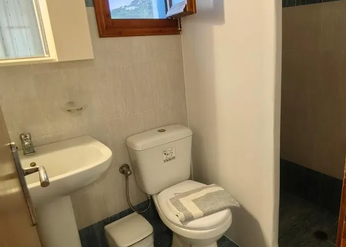 Amodari On The Nocleg ze śniadaniem Pláka